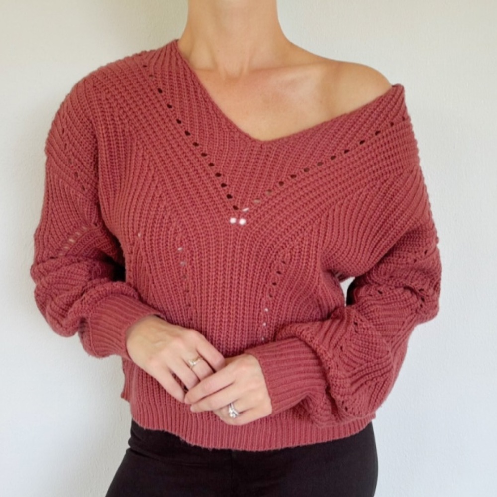 Moon & Madison dusty rose pink v-neck open crochet knit sweater size large